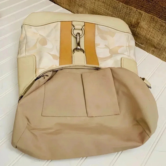 Coach Hamptons Hobo Signature Purse - Picture 6 of 6